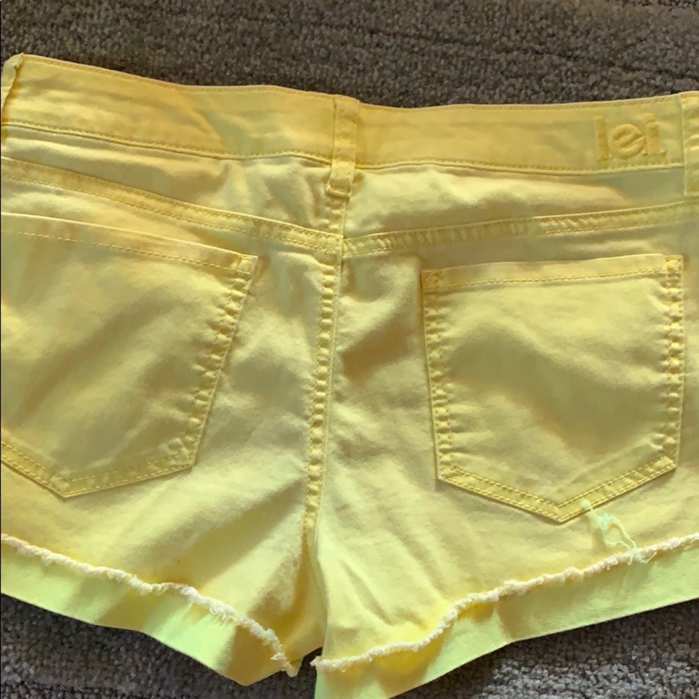 Lei shorts - Picture 2 of 3